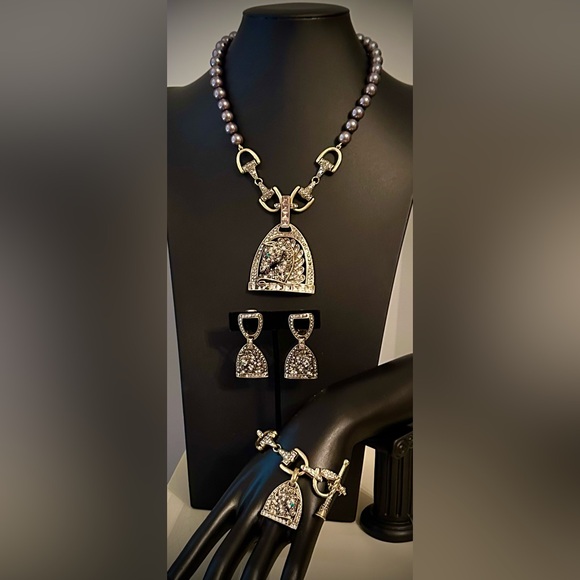 Heidi Daus “Chantilly Royale” Horse SET Necklace Bracelet & Earrings Authentic